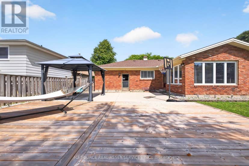 6998 Glengowan Crescent — photo 40 of 40