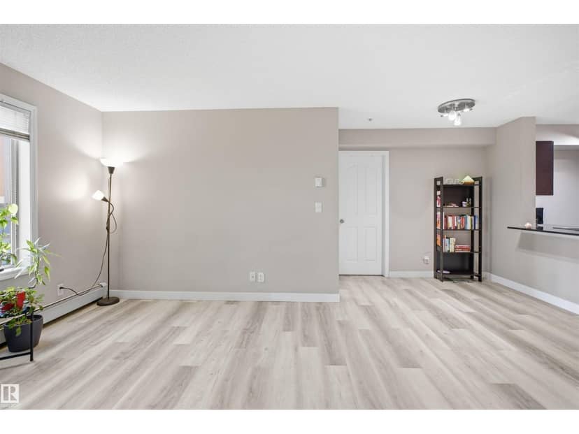 #212 12035 22 AV SW — photo 18 of 40