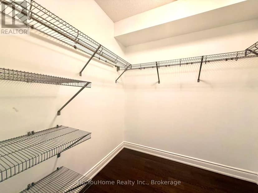 122 - 1331 Major Mackenzie Drive W — photo 16 of 37
