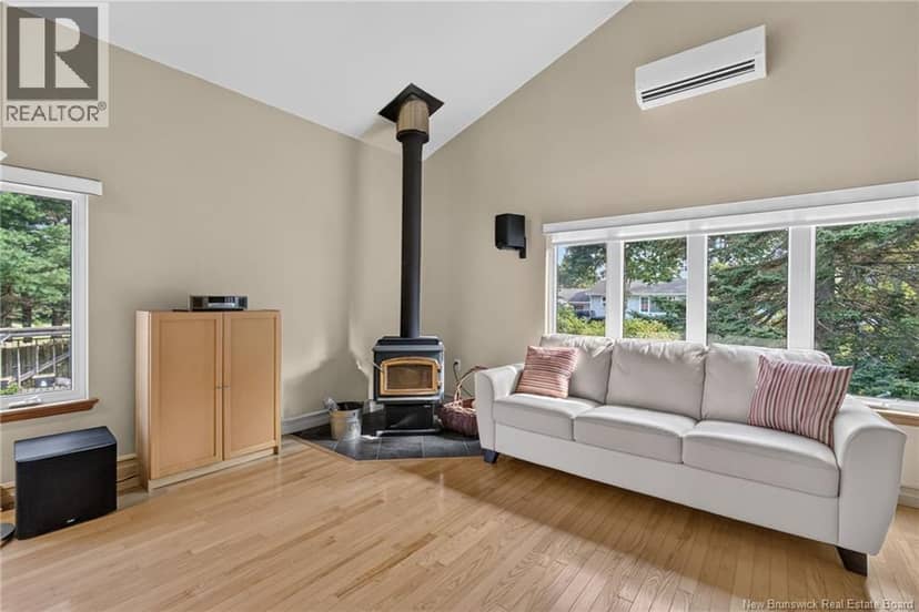 71 Aquila Crescent — photo 12 of 24