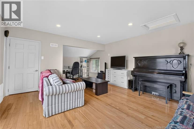 71 Aquila Crescent — photo 19 of 24