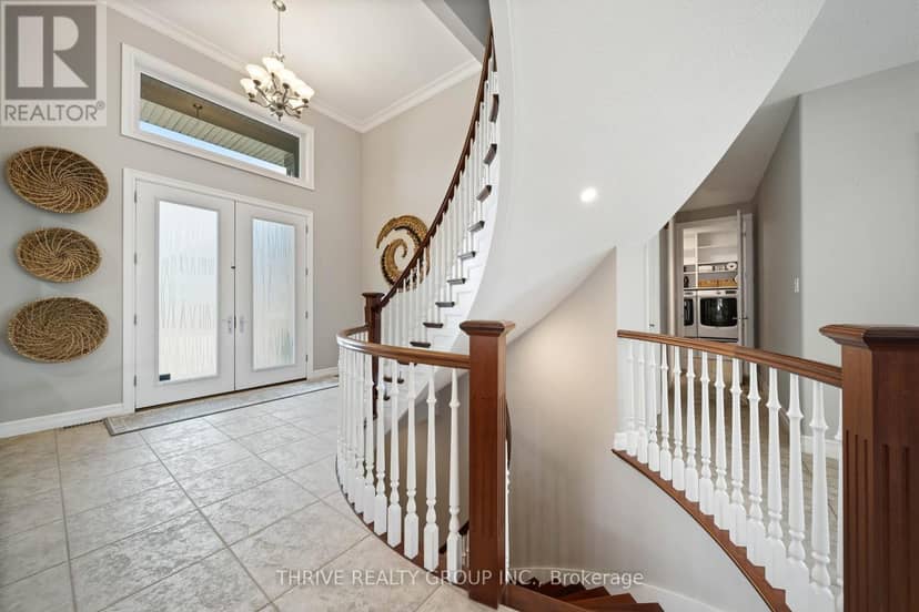 944 Collins Drive, London South, photo 7