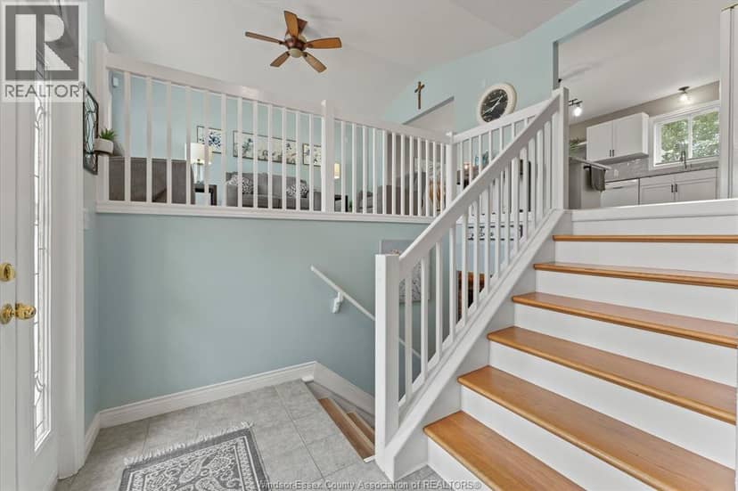 256 Ashwood — photo 5 of 40
