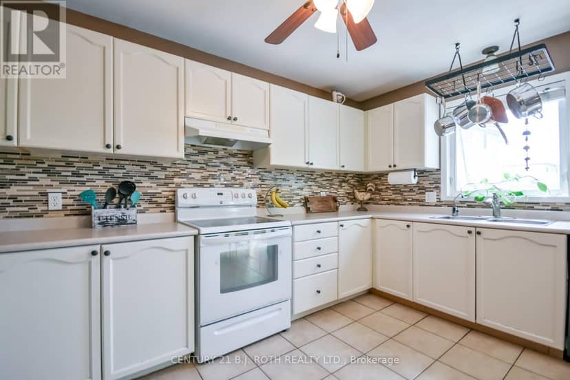 42 Farmstead Crescent — photo 6 of 38