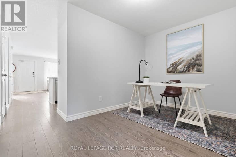 25 - 35 Mountford Drive — photo 13 of 22