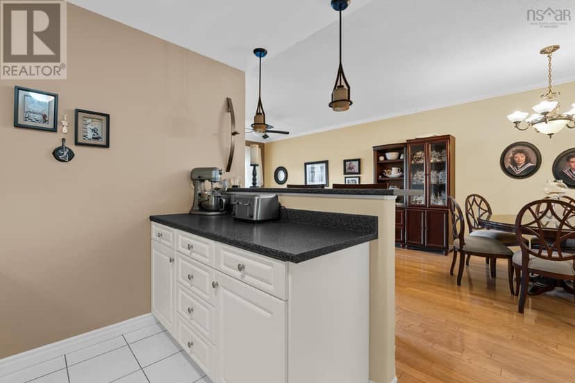 407 36 Southgate Drive — photo 15 of 40