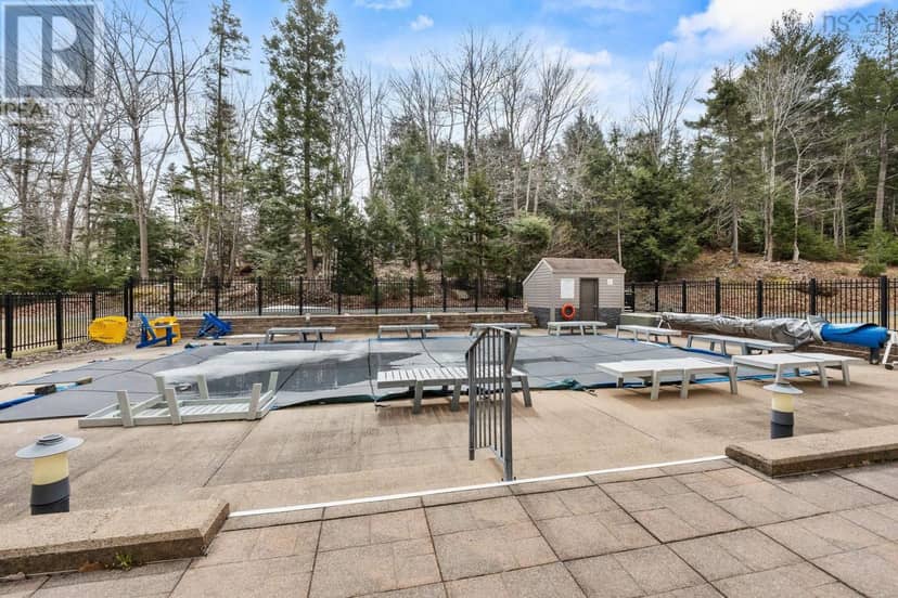 407 36 Southgate Drive — photo 32 of 40
