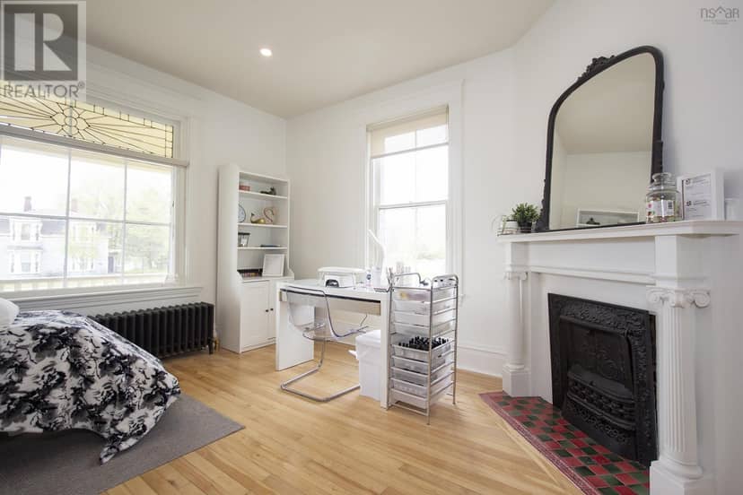 159 Victoria Street E — photo 10 of 40