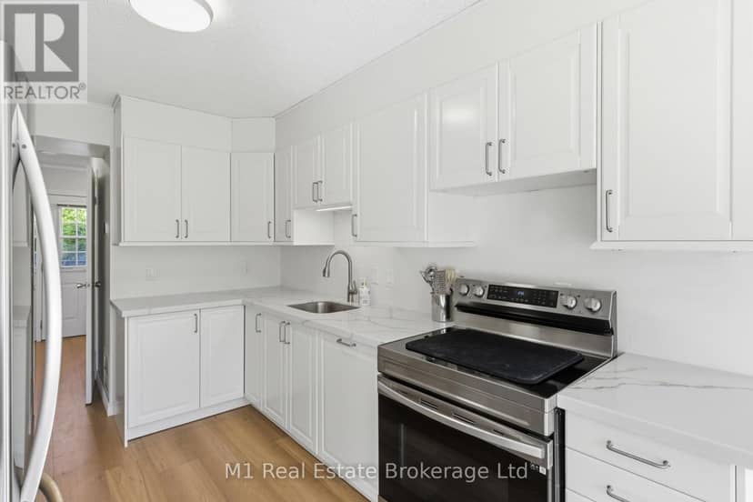 85 - 295 Water Street — photo 17 of 40