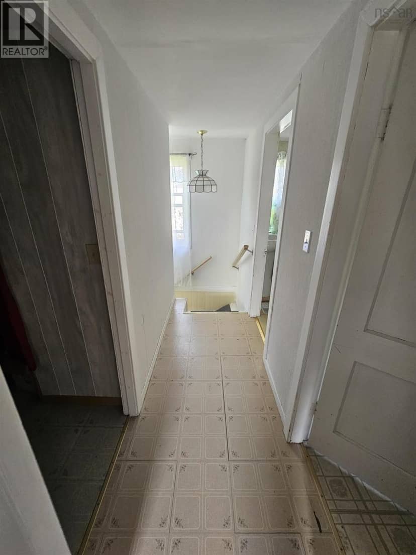 40 Maple Street — photo 28 of 32
