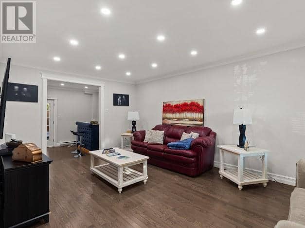 11 Chaytors Place — photo 12 of 40