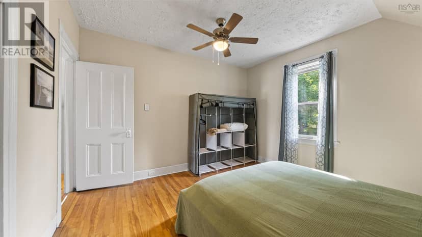 62 Maple Avenue — photo 19 of 34