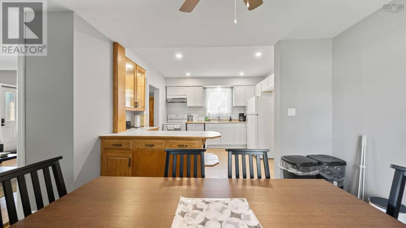 62 Maple Avenue — photo 13 of 34