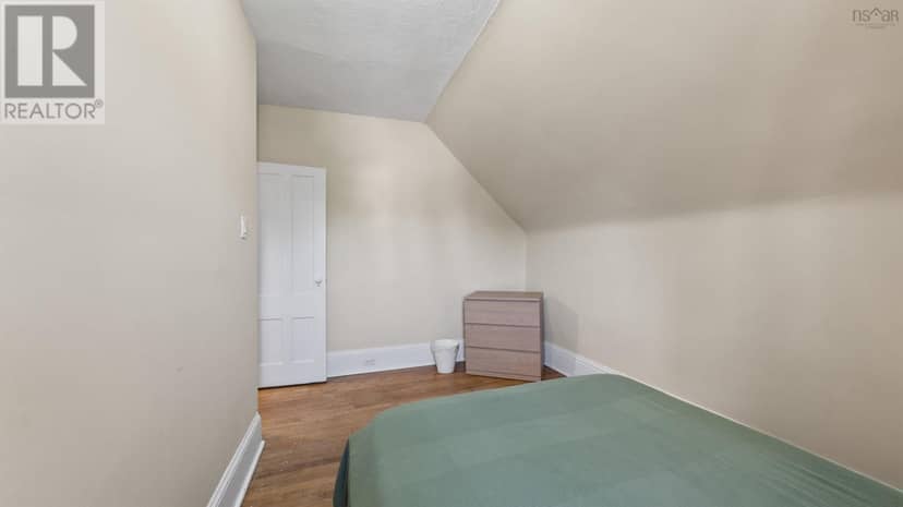 62 Maple Avenue — photo 18 of 34