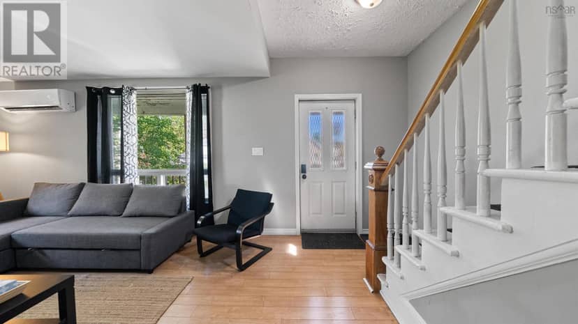 62 Maple Avenue — photo 3 of 34