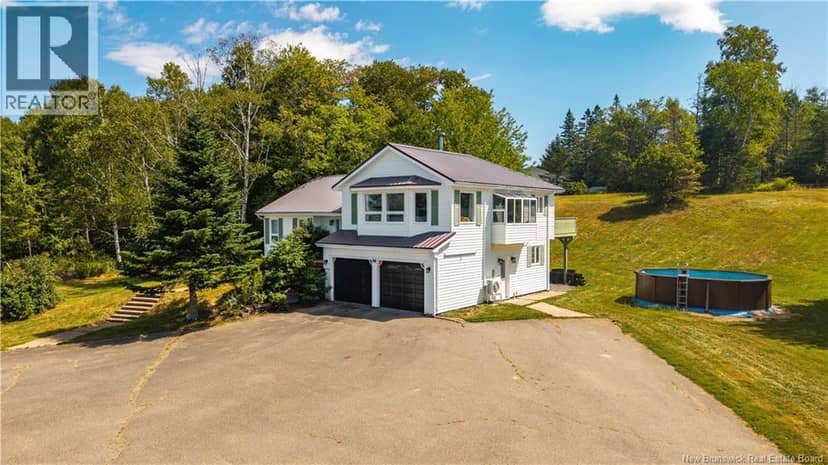 2 Sunset Boulevard, Pennfield