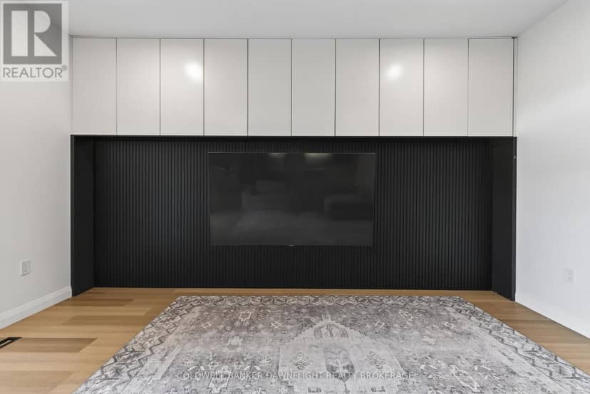 592 Albert Street — photo 10 of 40