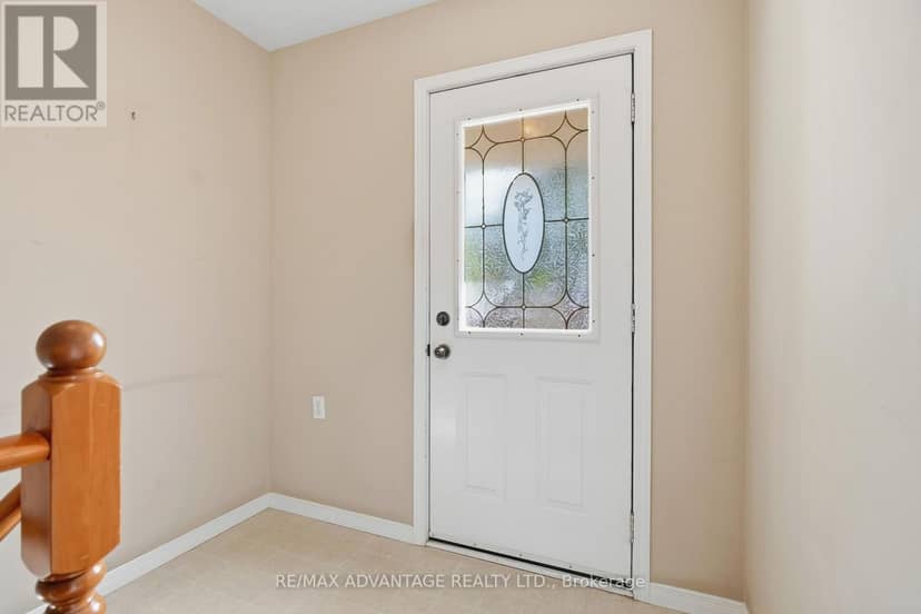 18 - 122 Sherwood Forest Square — photo 5 of 40
