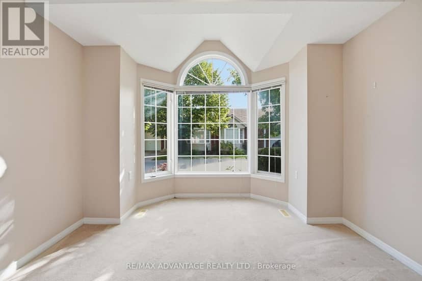 18 - 122 Sherwood Forest Square — photo 7 of 40