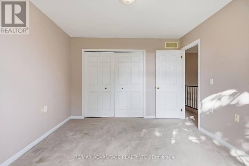 18 - 122 Sherwood Forest Square — photo 8 of 40