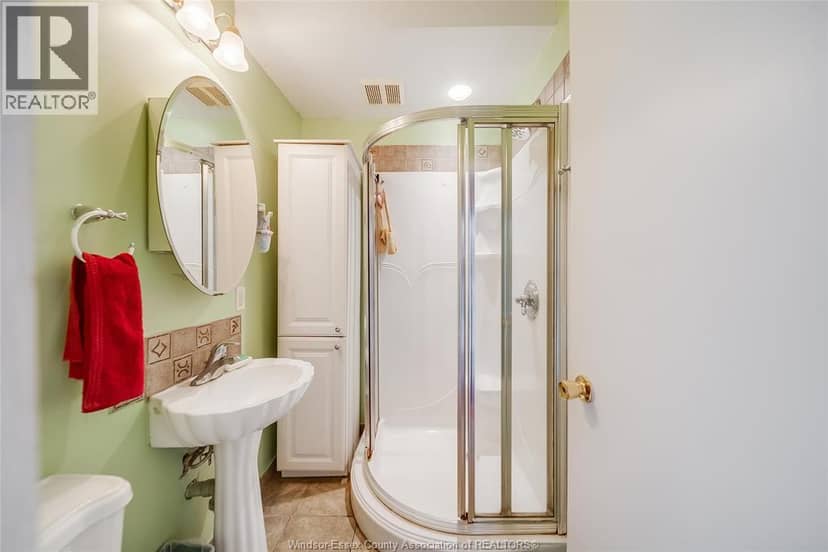 1055 Jefferson Boulevard — photo 30 of 40