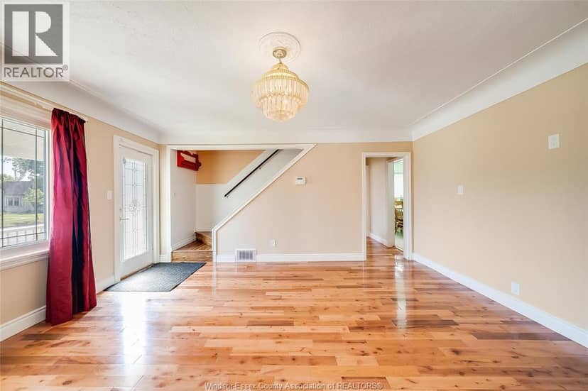 1055 Jefferson Boulevard — photo 5 of 40