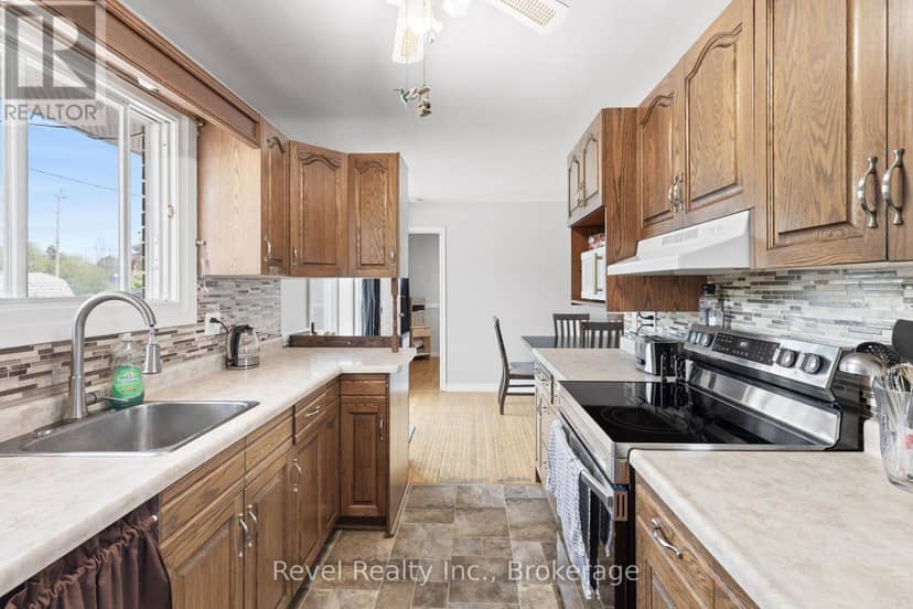 42 Kawartha Drive — photo 16 of 40
