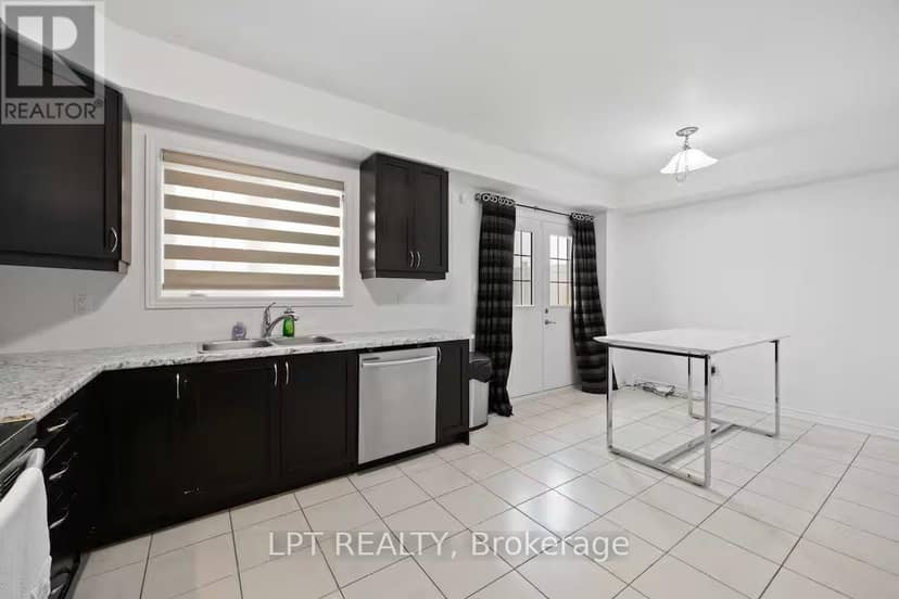 341 Remembrance Road — photo 10 of 40