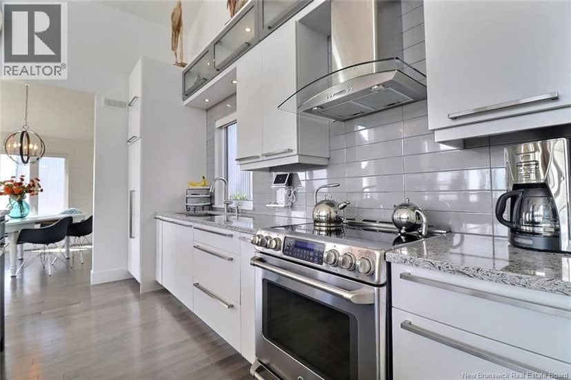 52 Connie Road — photo 11 of 40
