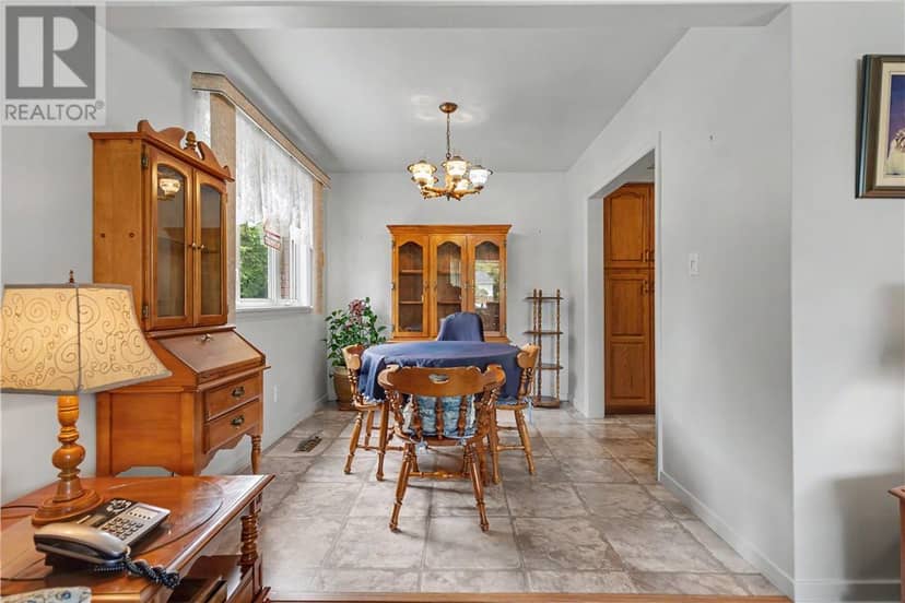 1493 Lansing Avenue — photo 10 of 40