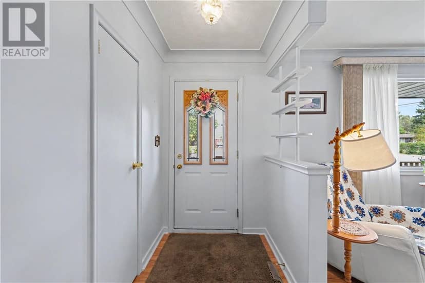 1493 Lansing Avenue — photo 5 of 40