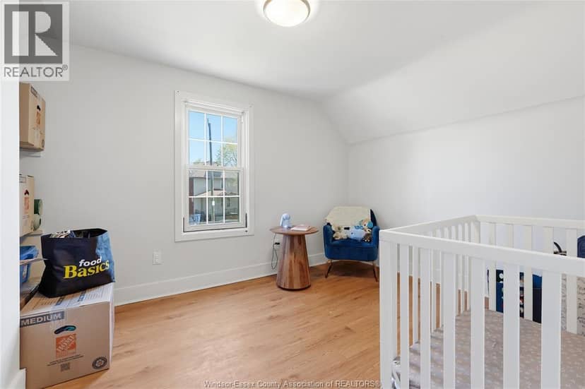 1021 Wellington Avenue — photo 10 of 25