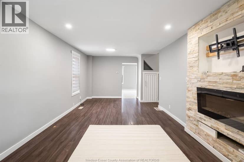 1074 Hickory Road — photo 4 of 29