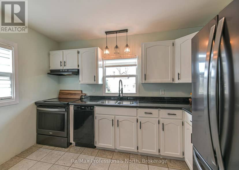 817 Eighth Avenue — photo 18 of 33