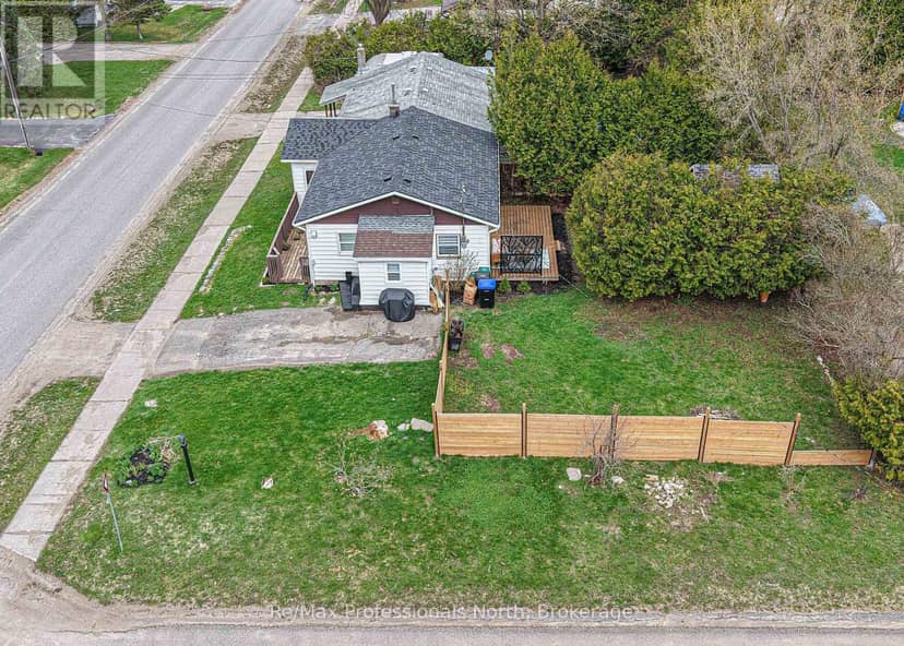 817 Eighth Avenue, Tay, photo 2