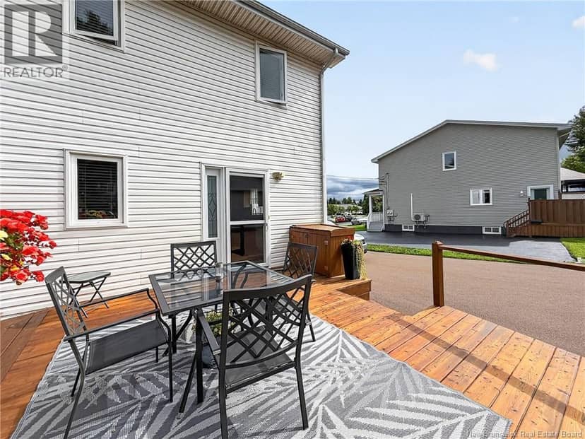 16 Briarlea Drive — photo 6 of 31