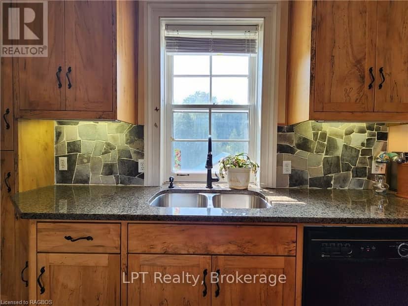 484 Carlisle Street — photo 33 of 40