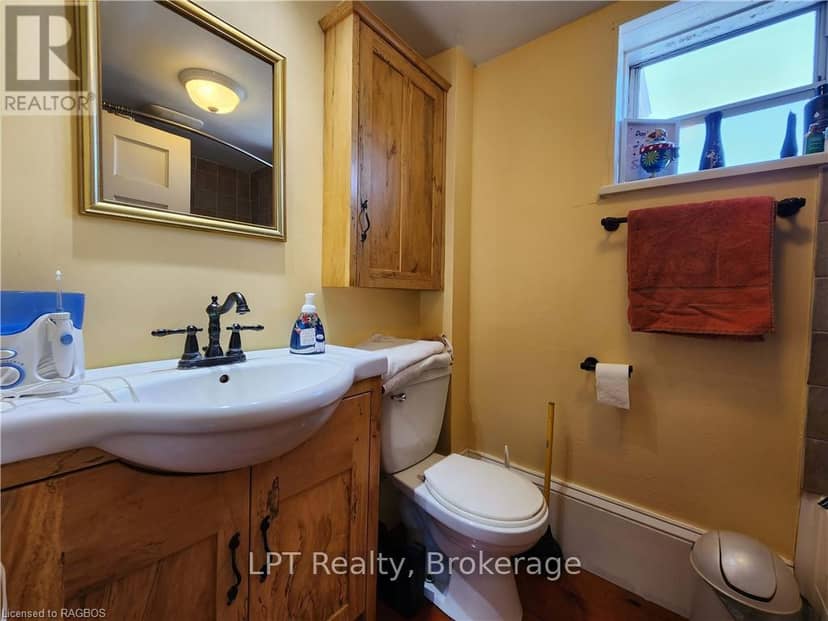 484 Carlisle Street — photo 35 of 40