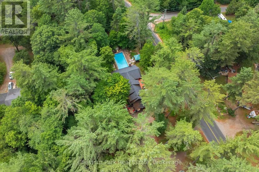 869 Muskoka Road 10, Huntsville