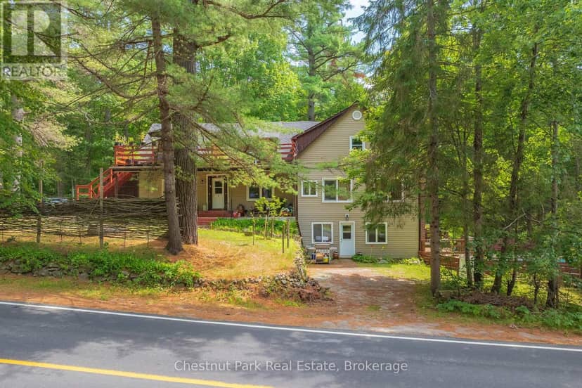 869 Muskoka Road 10, Huntsville