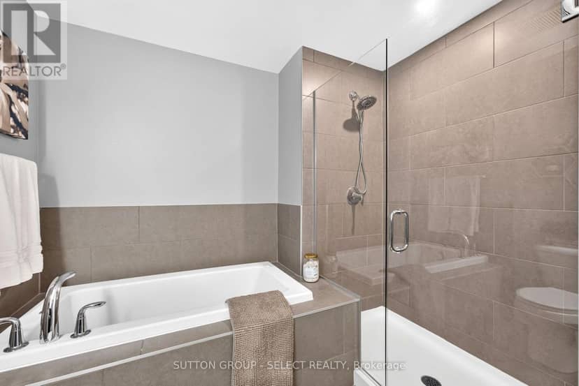 209 - 260 Villagewalk Boulevard — photo 19 of 40
