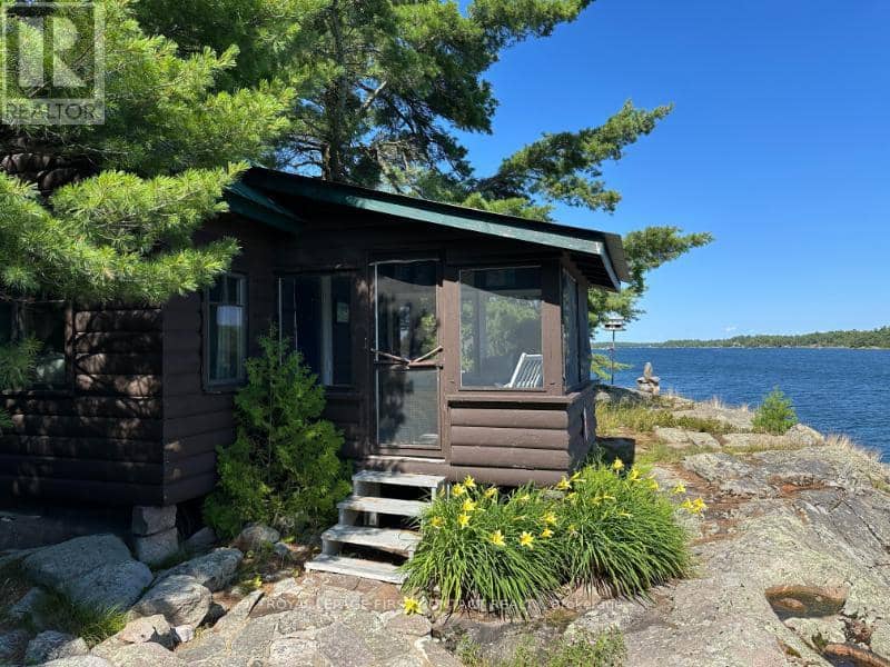1 A207 Island — photo 38 of 40