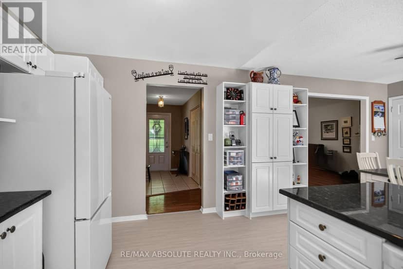 11 Flesher Crescent — photo 12 of 40