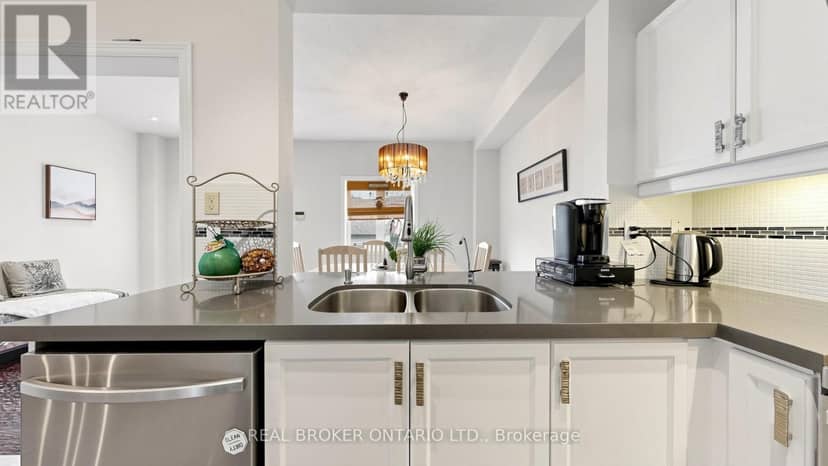 23 Piera Gardens — photo 11 of 24