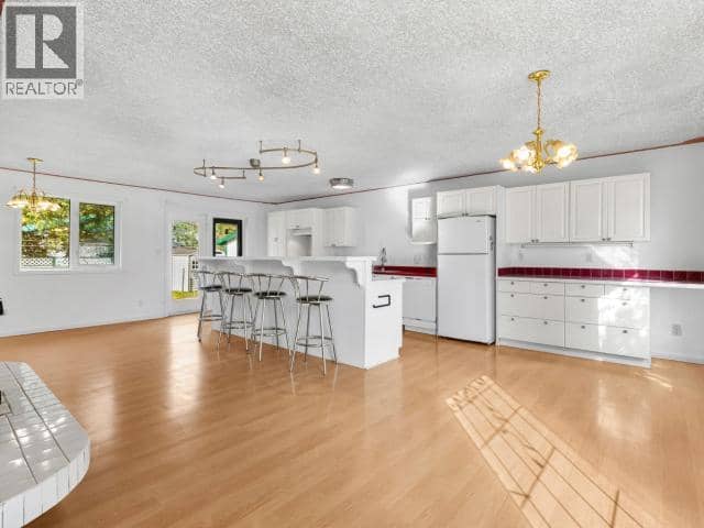 1201 Hickory Street — photo 11 of 38