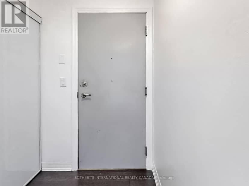 1018 - 80 Esther Lorrie Drive — photo 3 of 38