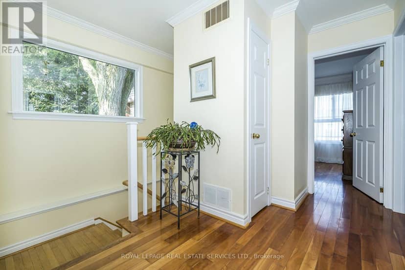 3 - 336 Queen Street S — photo 20 of 40