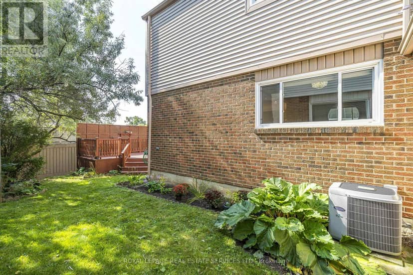 3 - 336 Queen Street S — photo 31 of 40
