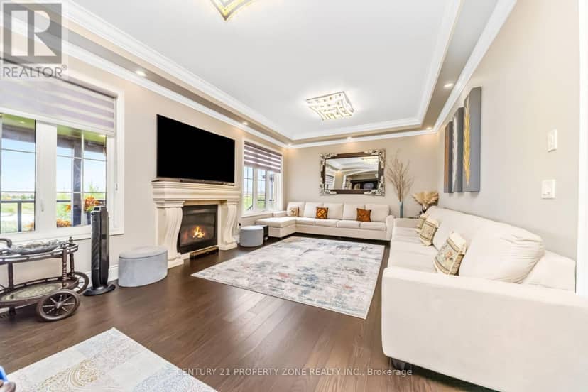 8 Adrian Crescent — photo 18 of 40