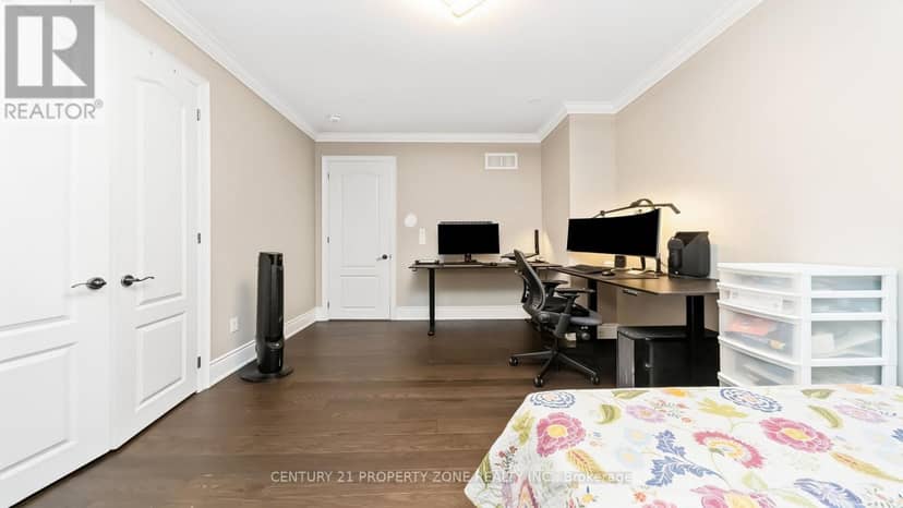 8 Adrian Crescent — photo 30 of 40